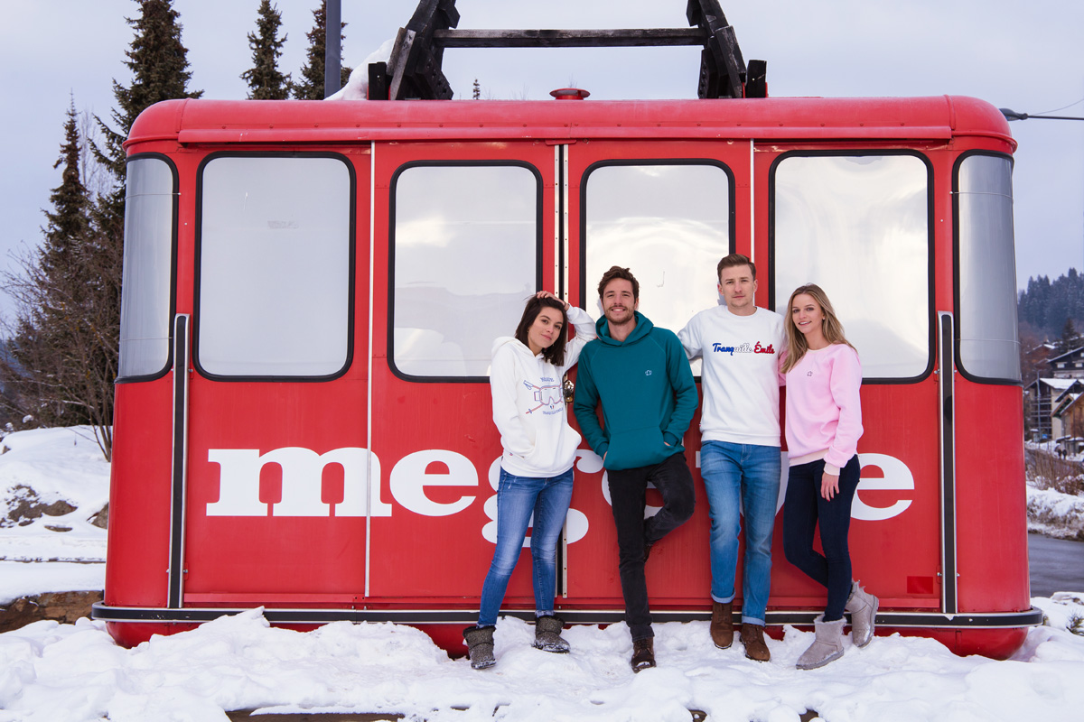 Différents articles Tranquille Emile à la Megève devant une télécabine